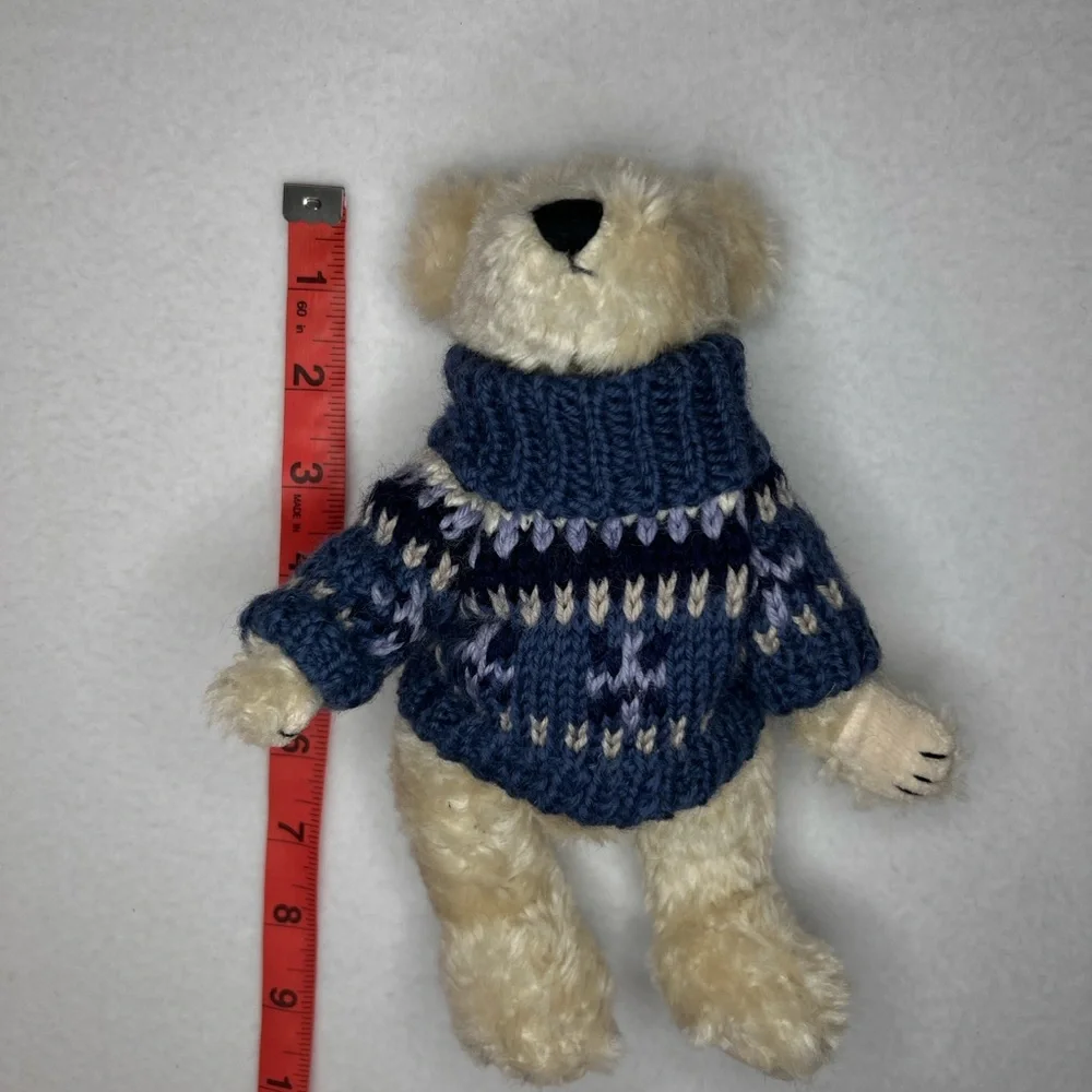 Boyds Bears Knut Berriman white teddy blue sweater Collectible C. Berriman